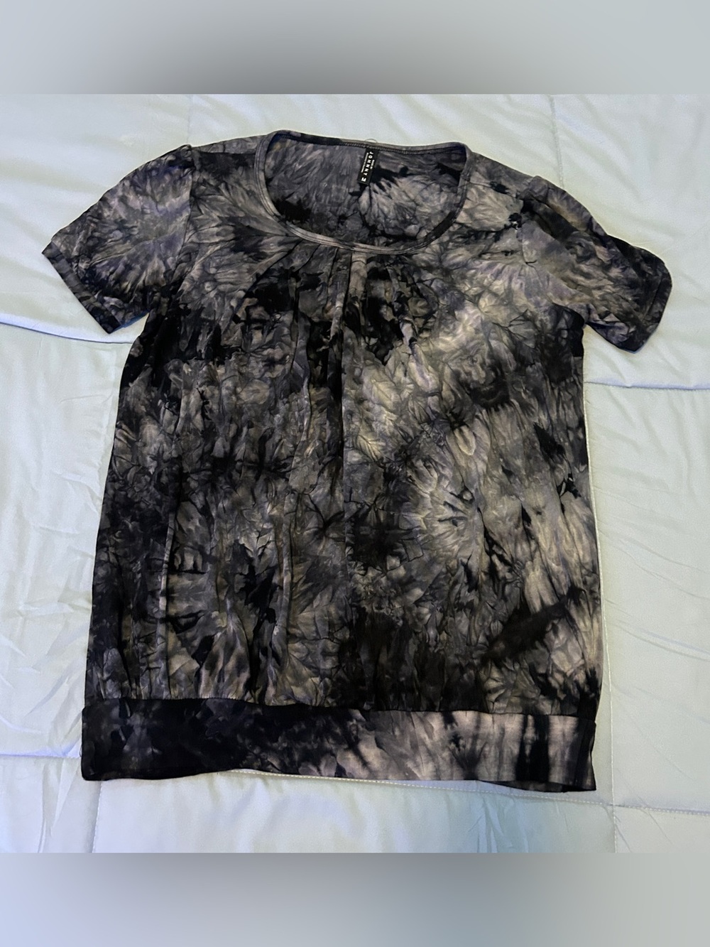 By Johnny Boho Artsy Tie Dye Top Women’s Medium Blue Gray